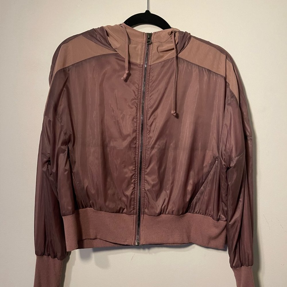 Alo Yoga Running Jacket Double Layer Size Small in Raisin